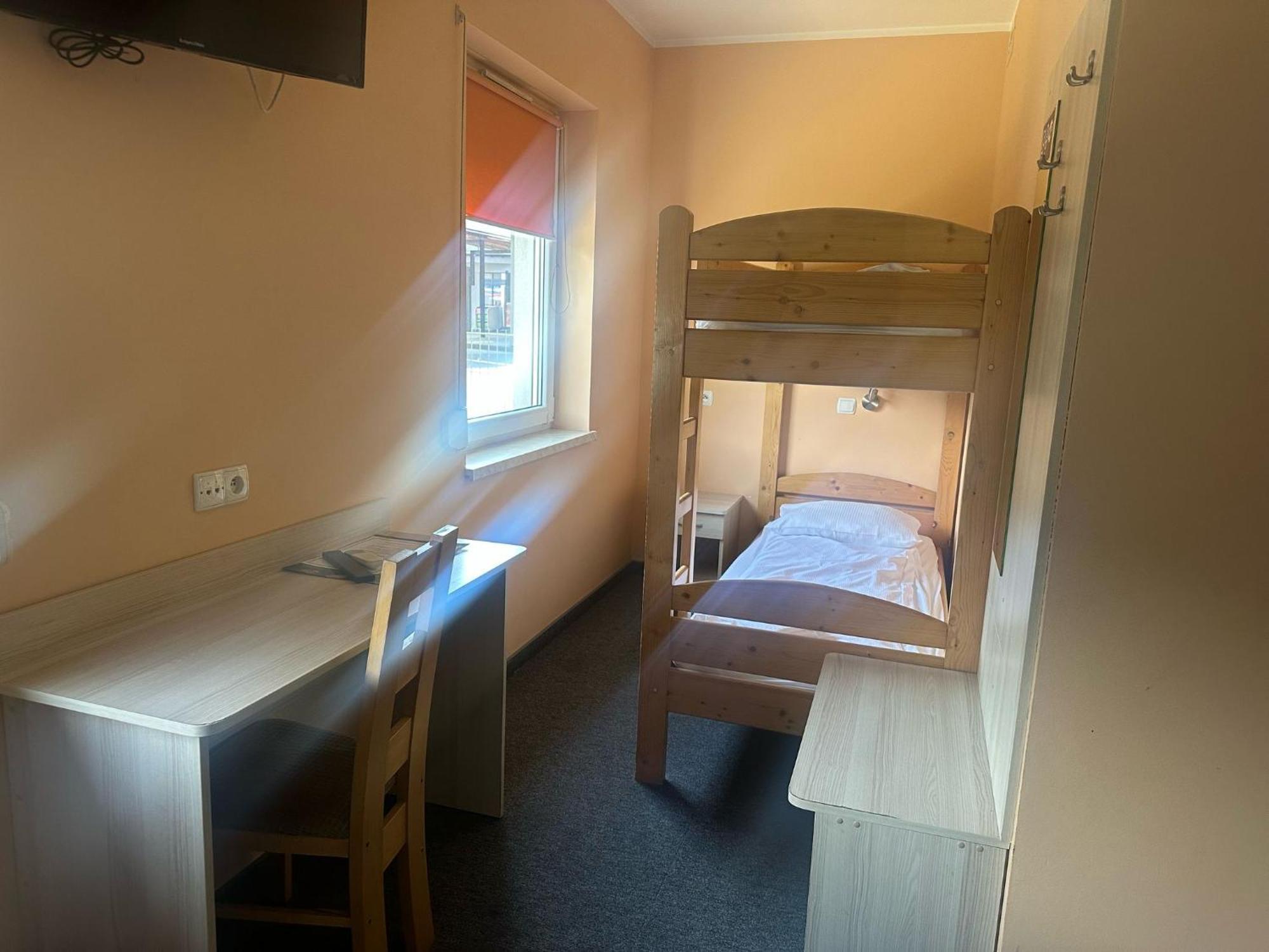 Hostel Zywiec Bagian luar foto