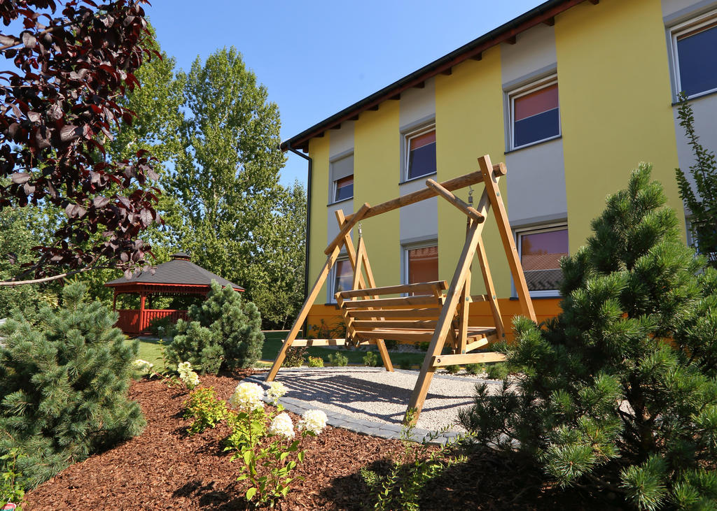 Hostel Zywiec Bagian luar foto